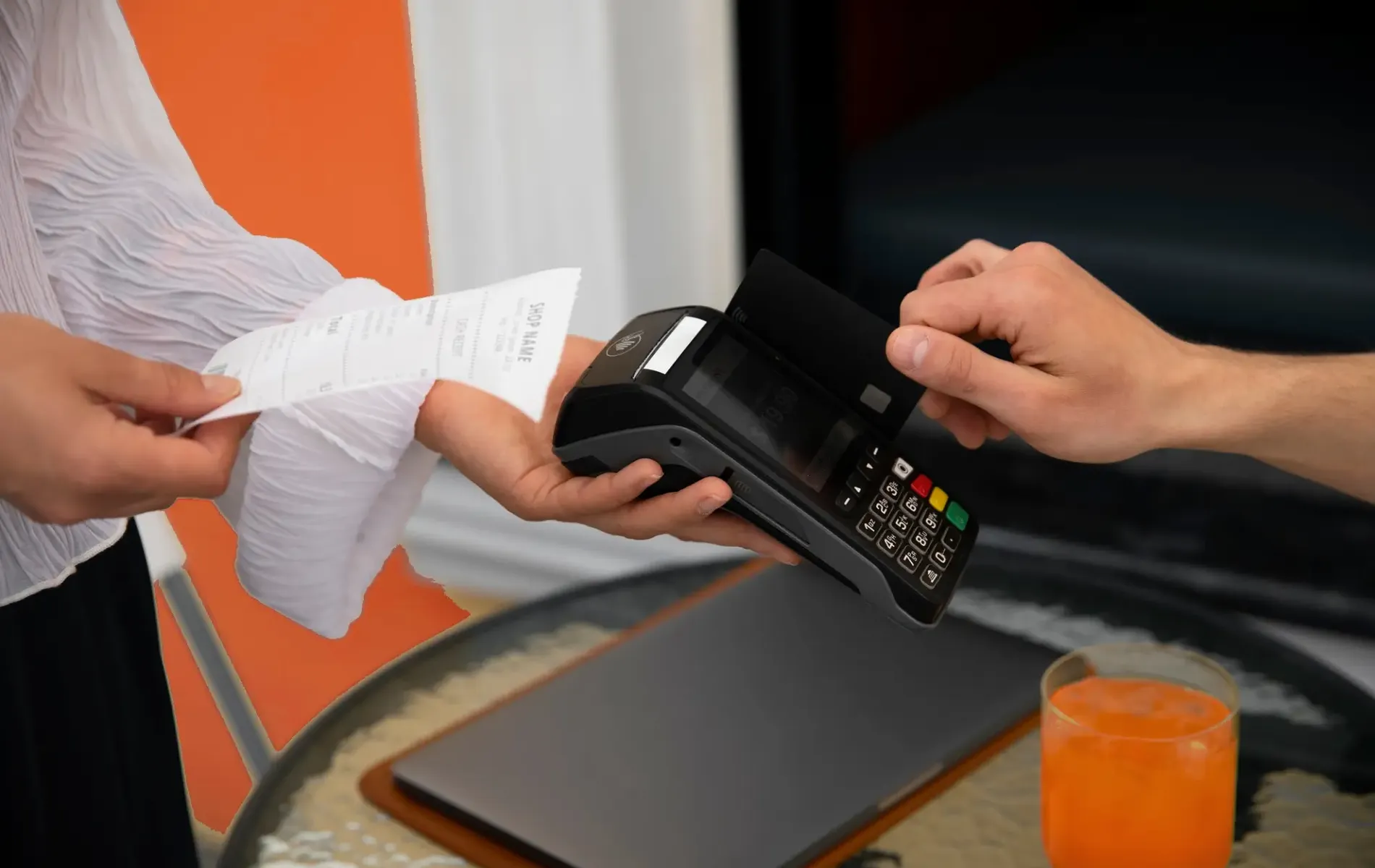 Credit card reader with printed receipt for contactless payment transaction