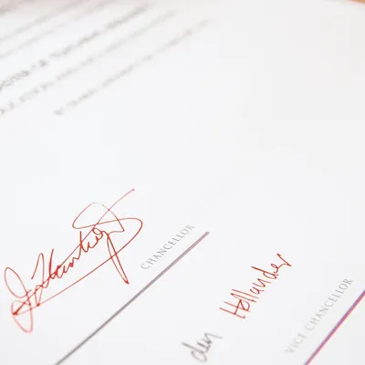 Signature that is succeptible to forgery