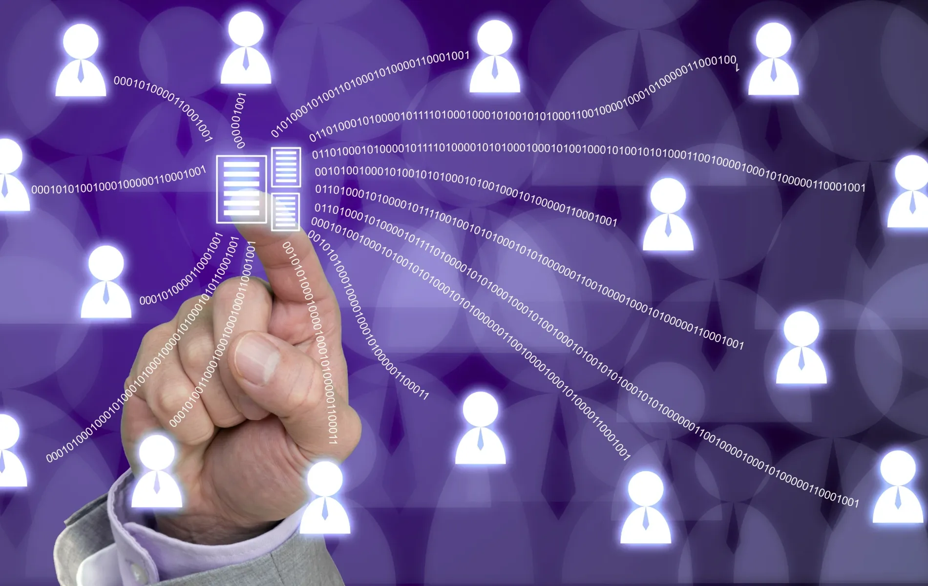 Digitale Vernetzung zeigt, wie Wissen zentral erfasst und an verschiedene Mitarbeitende verteilt wird.